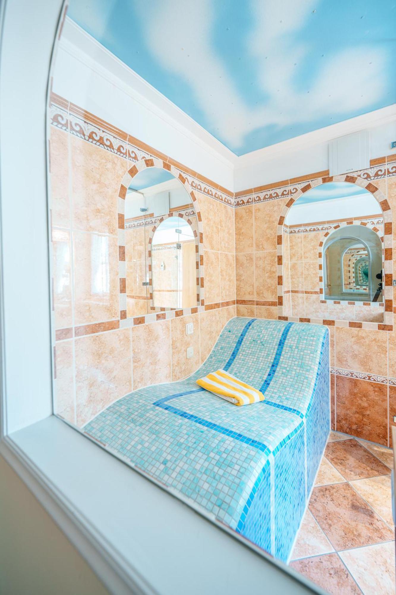 Koenig Ludwig Design Hotel Neu Zimmer Mit Sauna Oder Whirlpool Oder Mehr Altotting Exterior photo