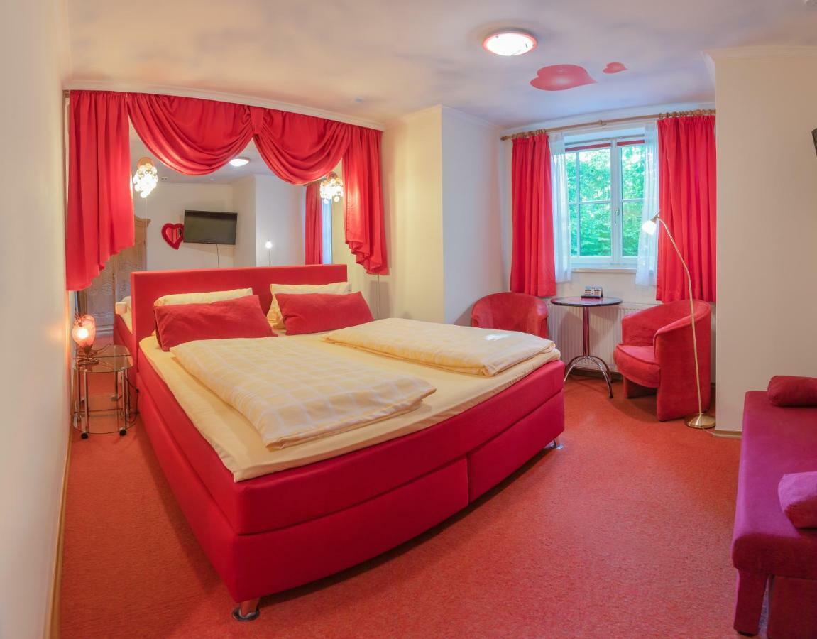 Koenig Ludwig Design Hotel Neu Zimmer Mit Sauna Oder Whirlpool Oder Mehr Altotting Exterior photo